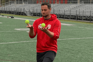 Phil Wank Porträtfoto Soccerkinetics Coach auf Fußballplatz