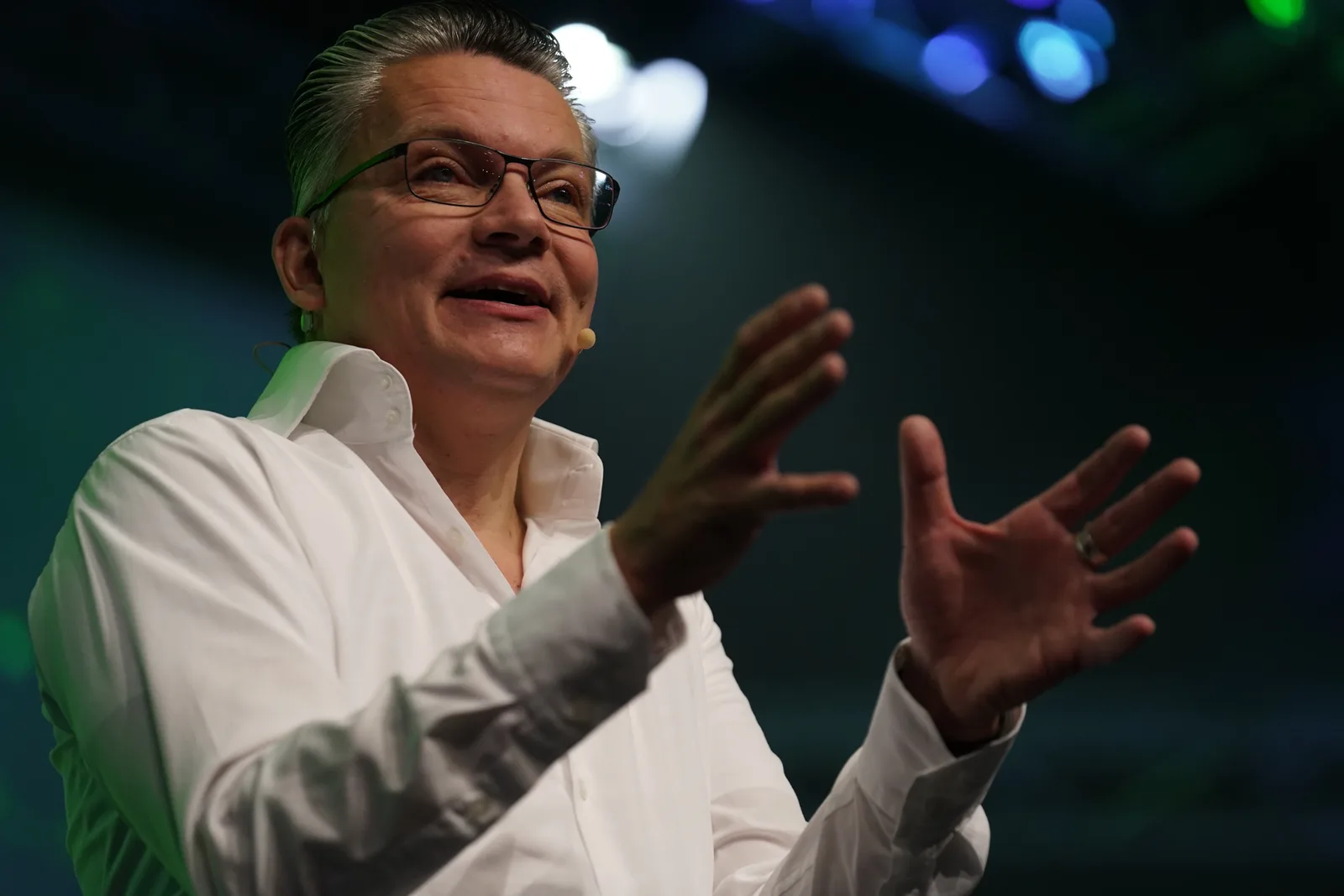Damian Richter bei einer Veranstaltung im Freien