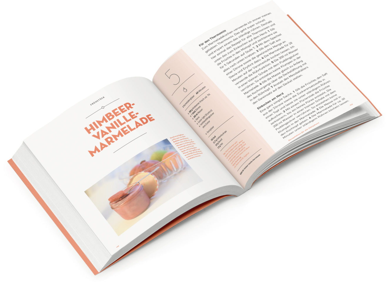 Aufgeschlagenes Buch mit Rezept für Himbeer-Vanille-Marmelade und Zutatenliste
