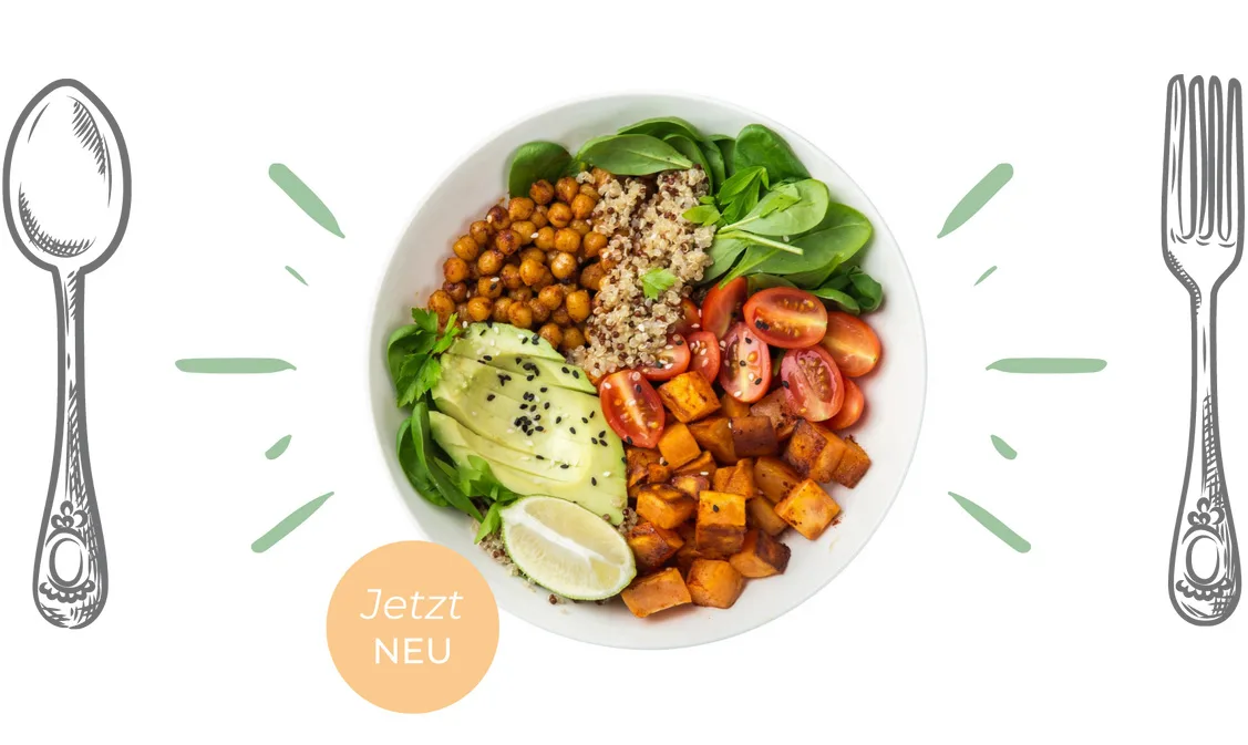 Buddha Bowl mit Avocado, Kichererbsen, Quinoa, Spinat, Tomaten und Süßkartoffeln