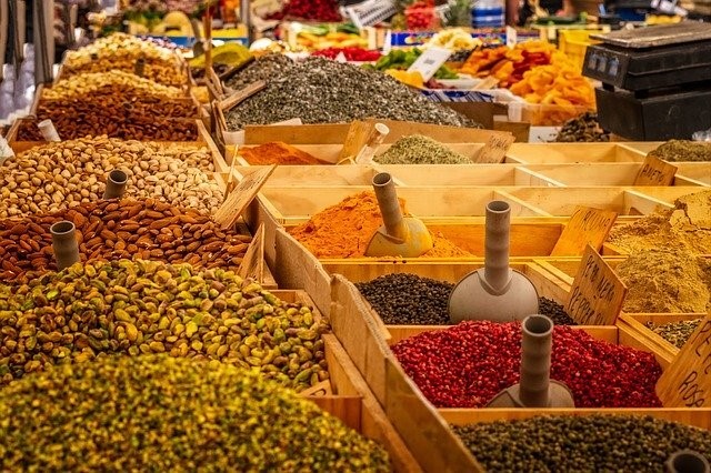 Verschiedene Gewürze als natürliche Hausmittel gegen Schwindel