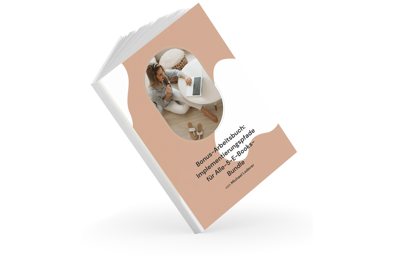 Bonus-Arbeitsbuch Implementierungsfade für alle 5 E-Books Bundle Mockup mit Frau auf Couch