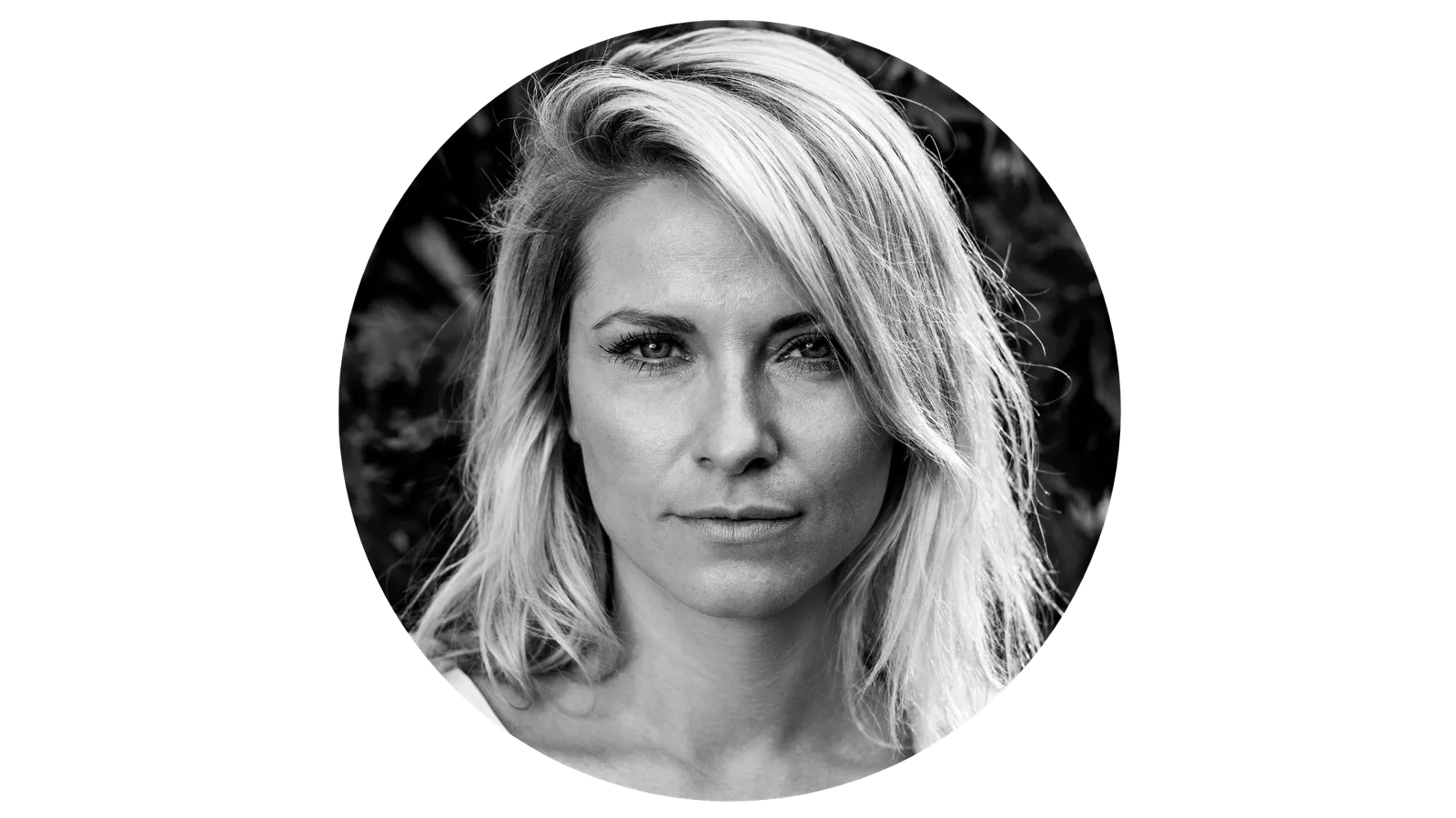 Porträtfoto von Hanna Kristina Pantke in Schwarz-Weiß, kreisförmig geschnitten