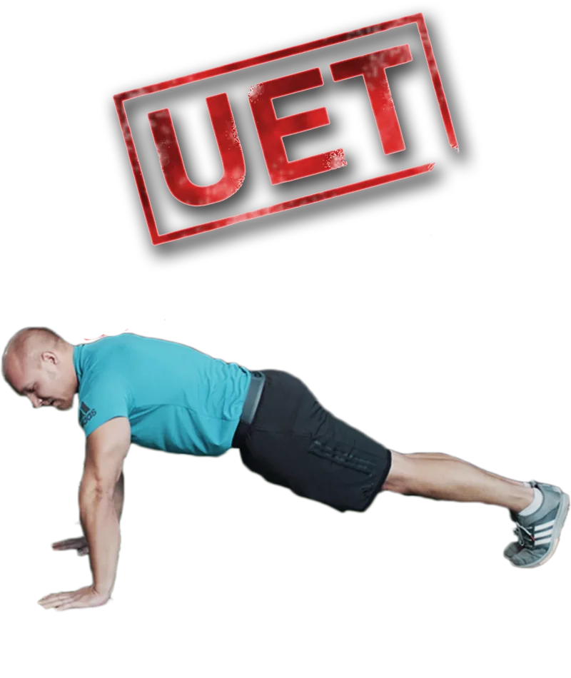 Mann in Plank-Position mit UET-Stempel – Trainingsübung