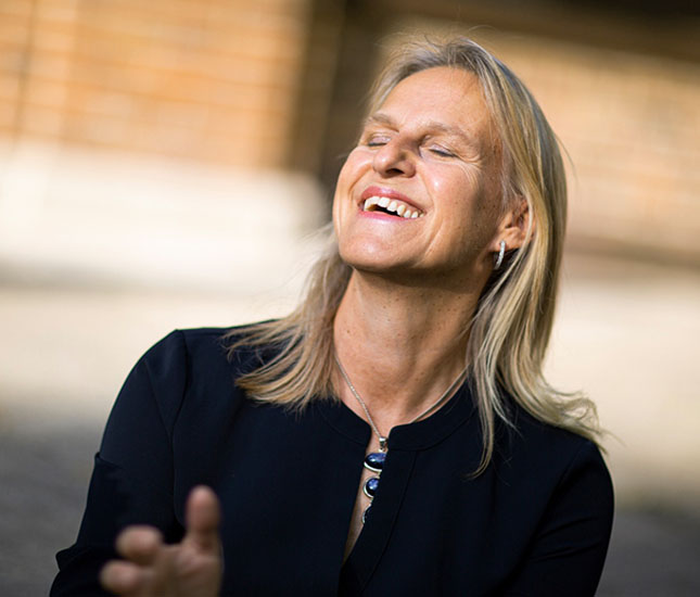 Nicole Rupp, Autorin von Unendlich Reich