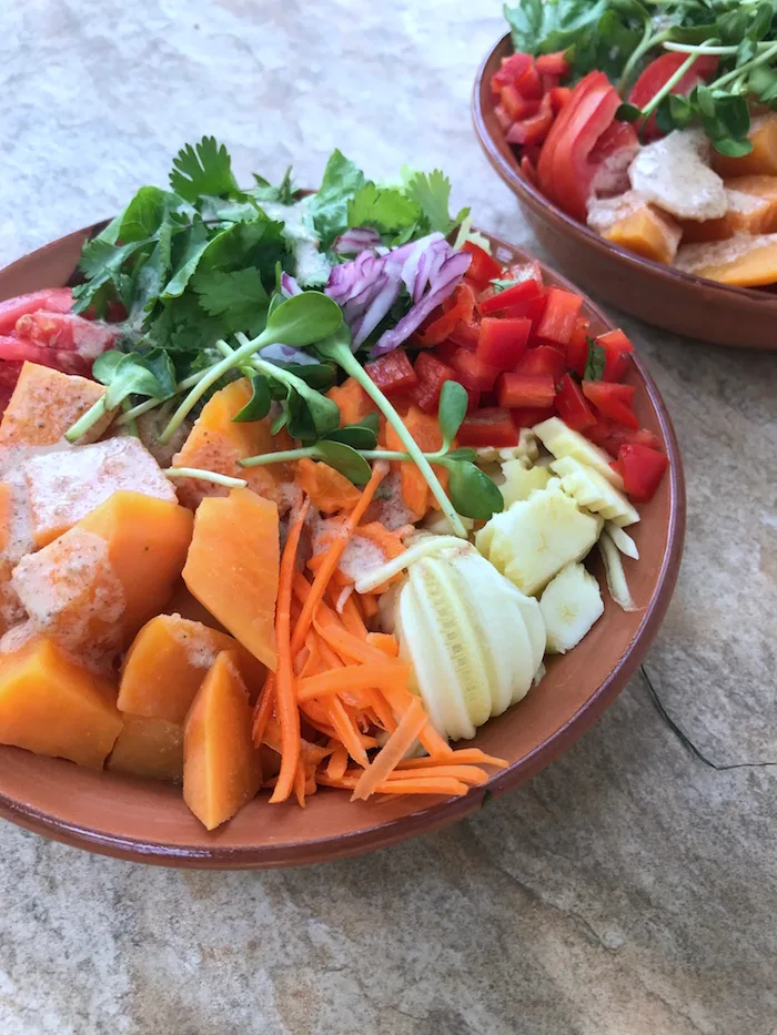 Süßkartoffel-Bowl-mit-Erdnuss-Dressing