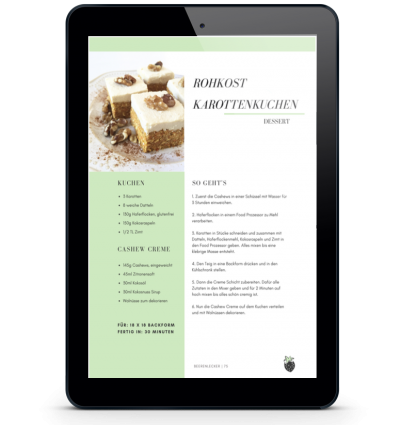 E-Book-Mockup auf Tablet-Display mit Rohkost-Karottenkuchen-Rezept und Beerenlecker-Logo