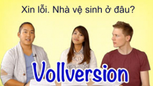 Videostandbild mit drei Personen, vietnamesische Begrüßung und Vollversion-Label