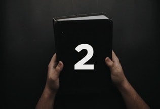Visual Storytelling – Videokurs fürs Filmen von Christian Anderl 11 Modul 2 des Visual Storytelling Kurses symbolisiert durch schwarzes Buch mit Nummer 2