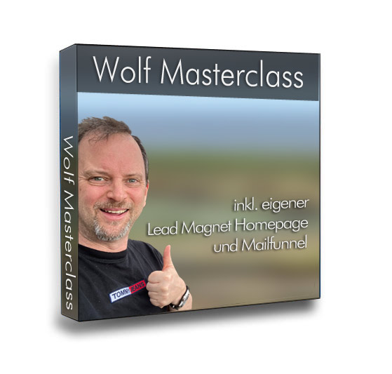 Wolf Masterclass Produktbox mit Wolf vor Landschaft, inklusive Lead Magnet Homepage und Mailfunnel