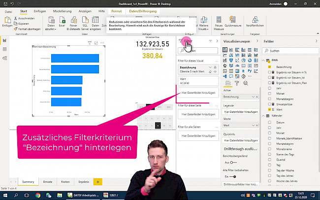 Power BI Dashboard mit Balkendiagrammen und Kennzahlen, magentafarbene Callout-Box zu Filterkriterium, Person im Video präsen