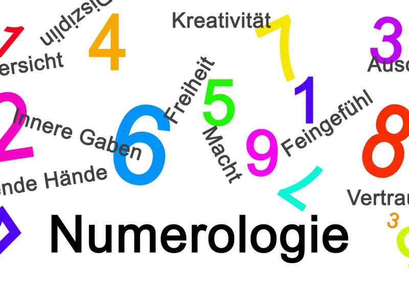5 Angeleitete Meditationen – Hörübungen zur inneren Ruhe 11 Numerologie Grafik mit bunten Zahlen 1-9 und Begriffen wie Kreativität Freiheit Macht