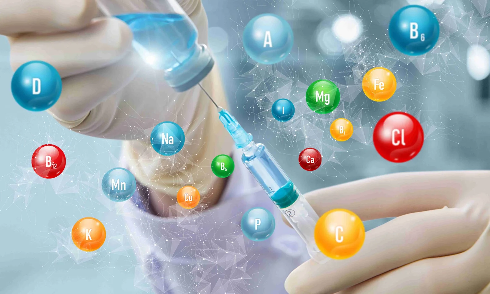 Arzthände mit Spritze und schwebenden Vitamin- und Mineralstoff-Symbolen, wissenschaftliche Darstellung