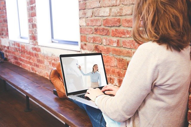 Online-Videokurs Aufwind im Kopf auf digitalem Lerngerät
