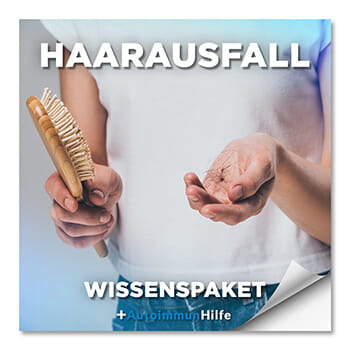 Wissenspacket "Haarausfall" mit Frau und Haarbürste in der Hand