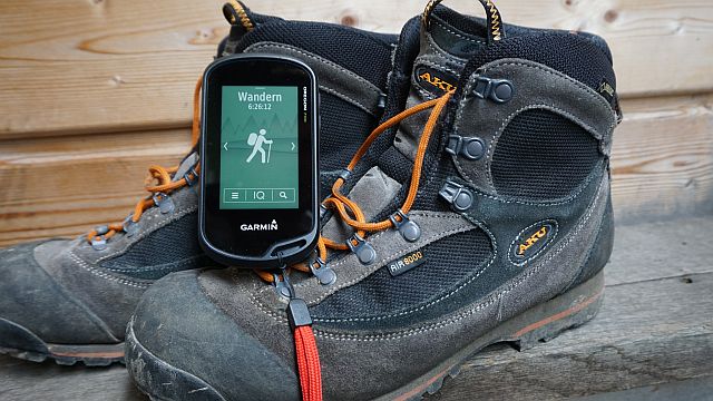 Oregon 700 Wanderschuhe mit Garmin-GPS-Gerät zum Wandern