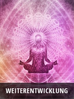 Meditativ sitzende Figur in abstraktem magenta-rosa Energiefeld