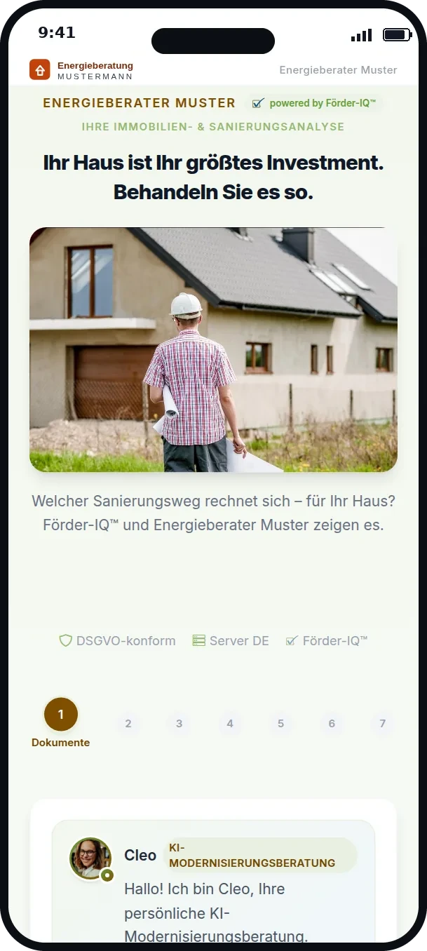 Mobile App-Startseite des Sanierungschecks unter der Marke eines Energieversorgers mit grüner Leitfarbe