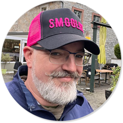 Pascal Kurschildgen mit SMÖRK-Kappe, Porträt-Ausschnitt