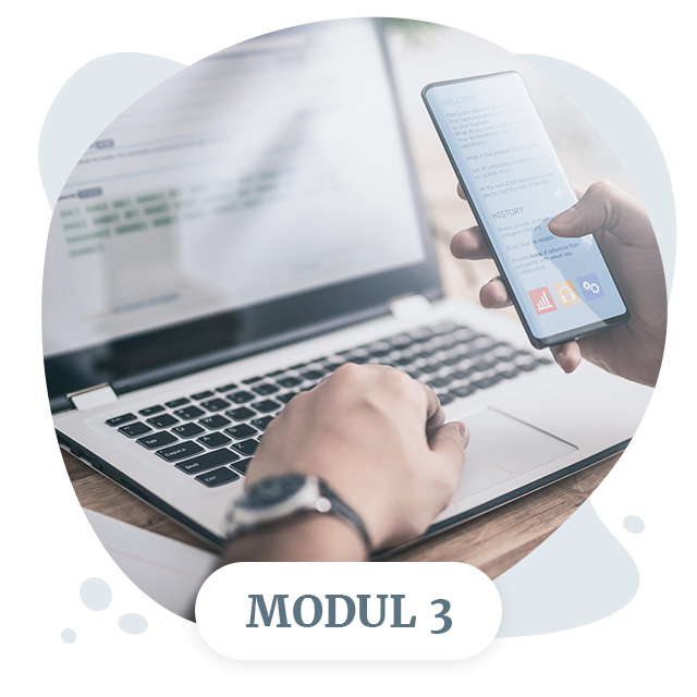 Hände bedienen Smartphone und Laptop nebeneinander, Modul-3-Label