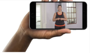 Smartphone zeigt Videolektion des Bikini Bootcamp Onlinekurses