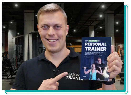 Tim Kinalzyk mit Buch Der neue Weg zum Personal Trainer