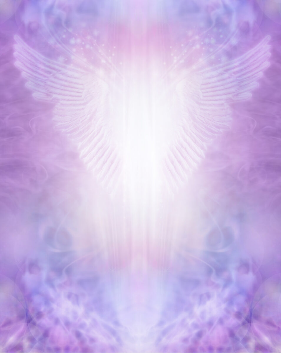 Hero-Bild mit lila-violettem Lichtglanz und engelartigen Flügeln, spirituelle Energiedarstellung