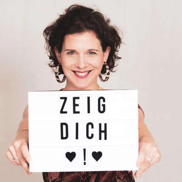 Eva Schoofs, Autorin von DIE GRENZE ZWISCHEN THERAPIE UND COACHING