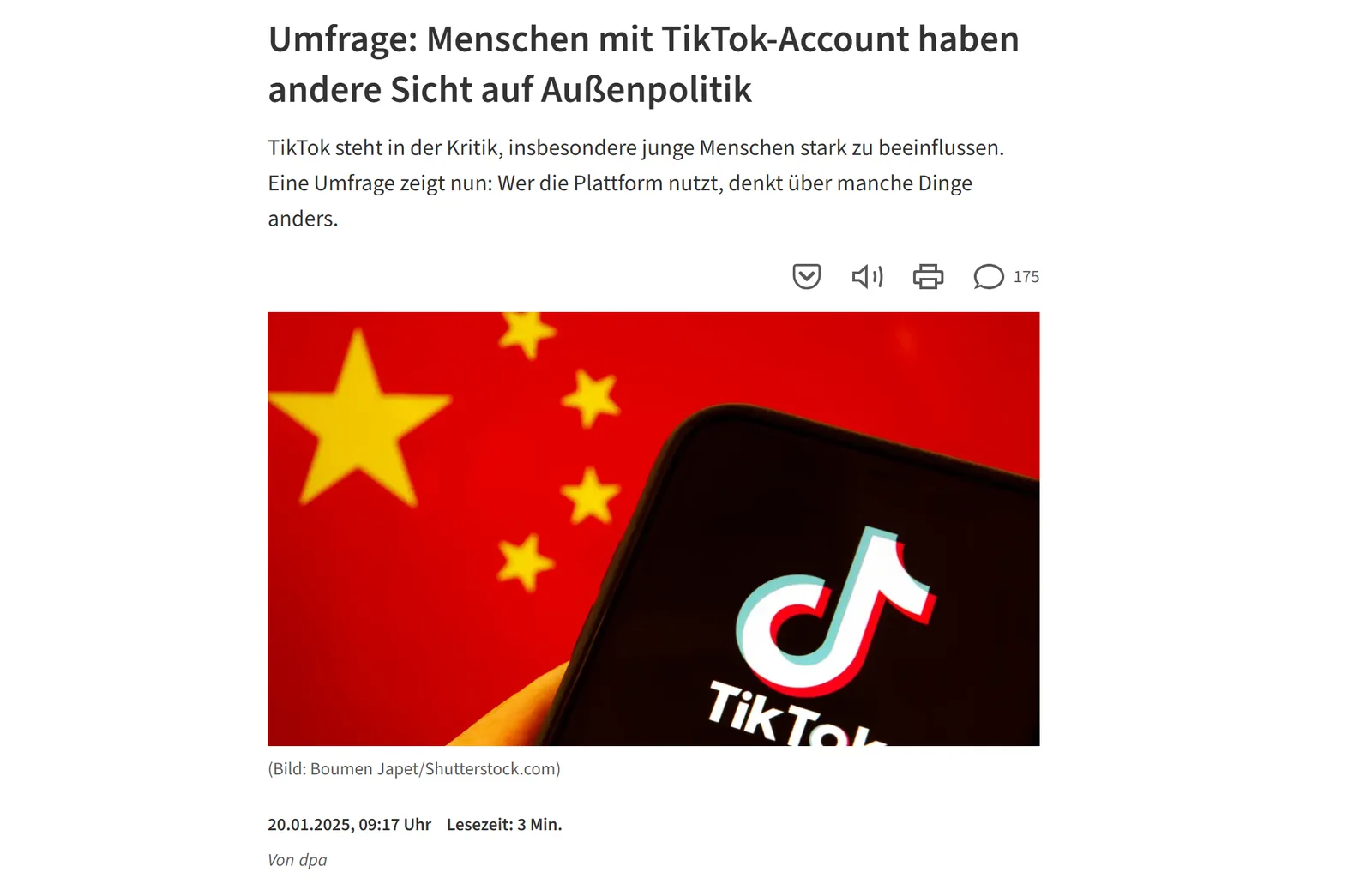 Digital-Club – Medienkompetenz-Live-Kurs für Kinder von Ben Fisch 22 Artikel-Grafik TikTok-Logo vor China-Flagge mit Headline zu Umfrage über politische Beeinflussung