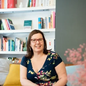 Dr. Claudia Nichterl