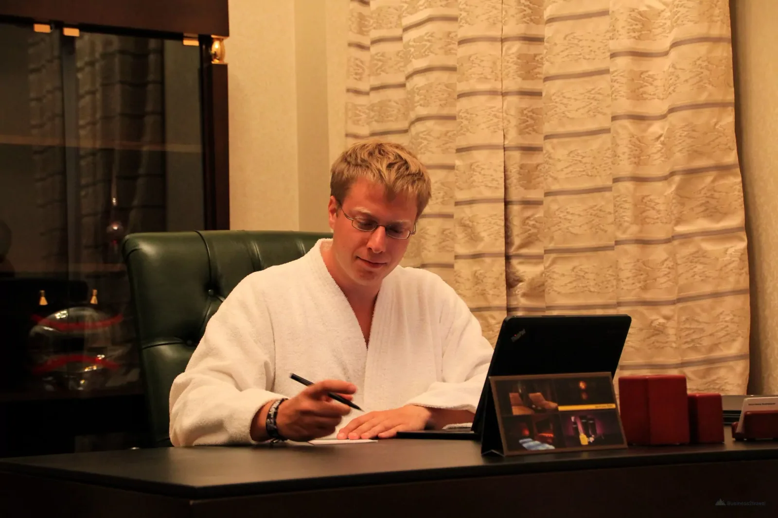 Fabian Hilpert, Autor von Elite Travelhacking - Living in Hotels BasiX