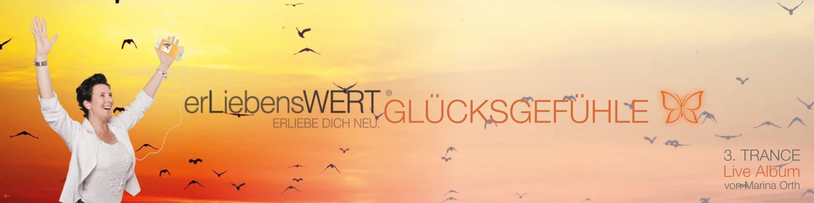 Banner mit Frau und erhobenem Arm vor Sonnenuntergang-Gradient