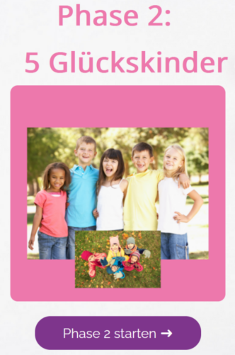 Kursmodul Phase 2 mit Titel 5 Glückskinder, Kindergruppe und Spielzeug, violetter Button Phase 2 starten