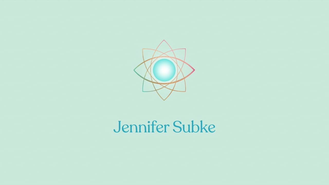 Logo Jennifer Subke mit stilisiertem Auge und geometrischen Mustern auf mintgrünem Hintergrund