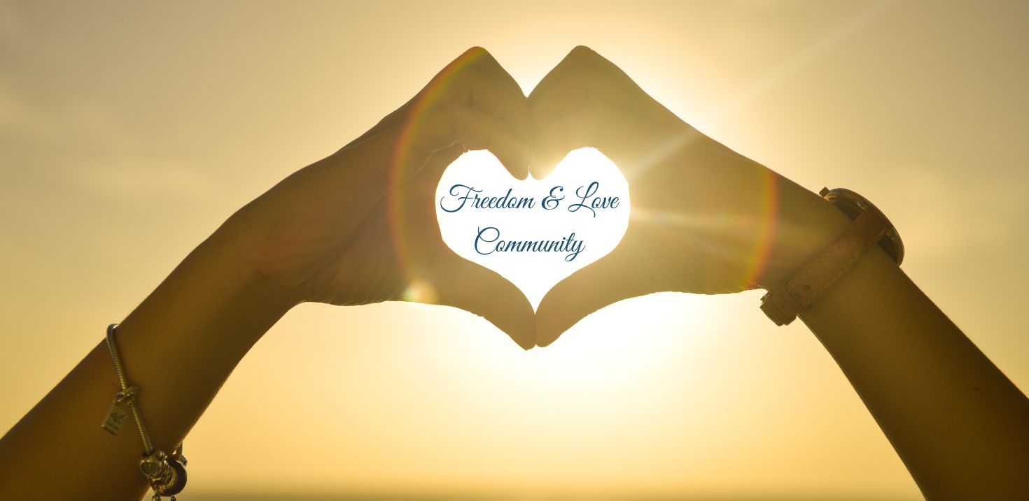 Freedom and Love Mastermind Community Logo mit Amata Bayerl