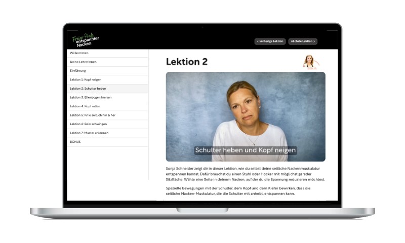Laptop-Mockup zeigt Kursplattform mit Lektion 2 Schulter heben und Kopf neigen