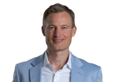 Simon Schnetzer Portrait in Businesskleidung