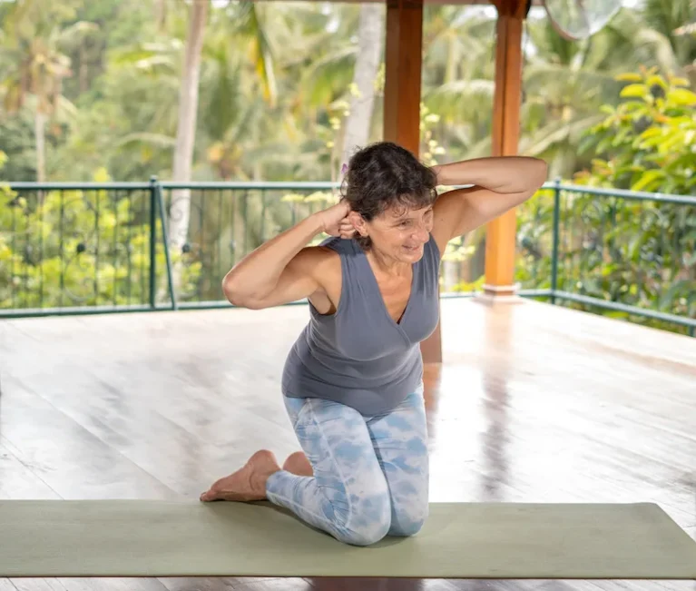 Hormon-Yoga – Live-Klassen und Kurs