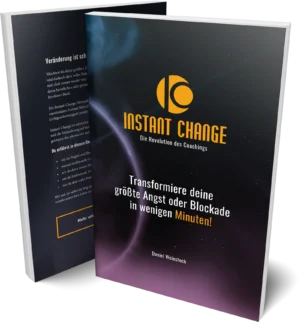Buch-Mockup Instant Change – Die Coaching Revolution mit aufgeschlagenem Hardcover, gelbes Logo und violetter Farbverlauf