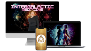 Intergalactic Medicine Master Kurs-Hero mit leuchtenden Energiekugeln und Frau im schwarzen Anzug vor Computermonitor