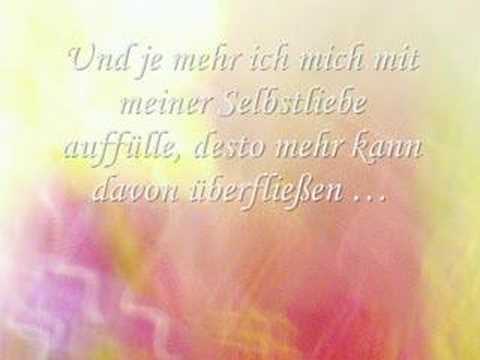 Motivationszitat in Kursiv auf pastellfarbigem Blüten-Hintergrund