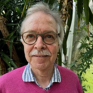 Kongresspaket Entdeckerin: Abzocke – Kurs zu spiritueller Abzocke 32 Portraitfoto Roland Wegmüller, älterer Mann mit Brille und Schnurrbart