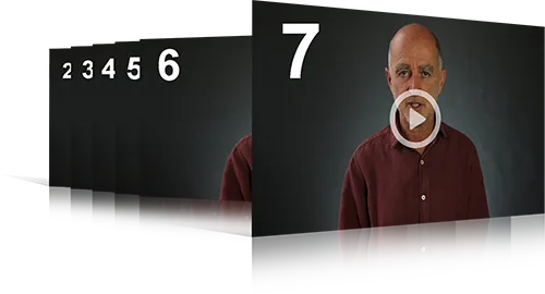 Kraftquellen Online Training – Videokurs zur Körperarbeit 8 Videokurs-Module 2 bis 7 mit Play-Symbolen, Mann in burgunderrotem Hemd
