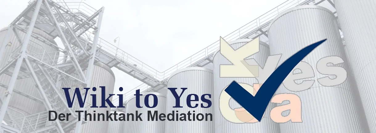 Wiki to Yes Logo mit Häkchen und Industriegebäude im Hintergrund