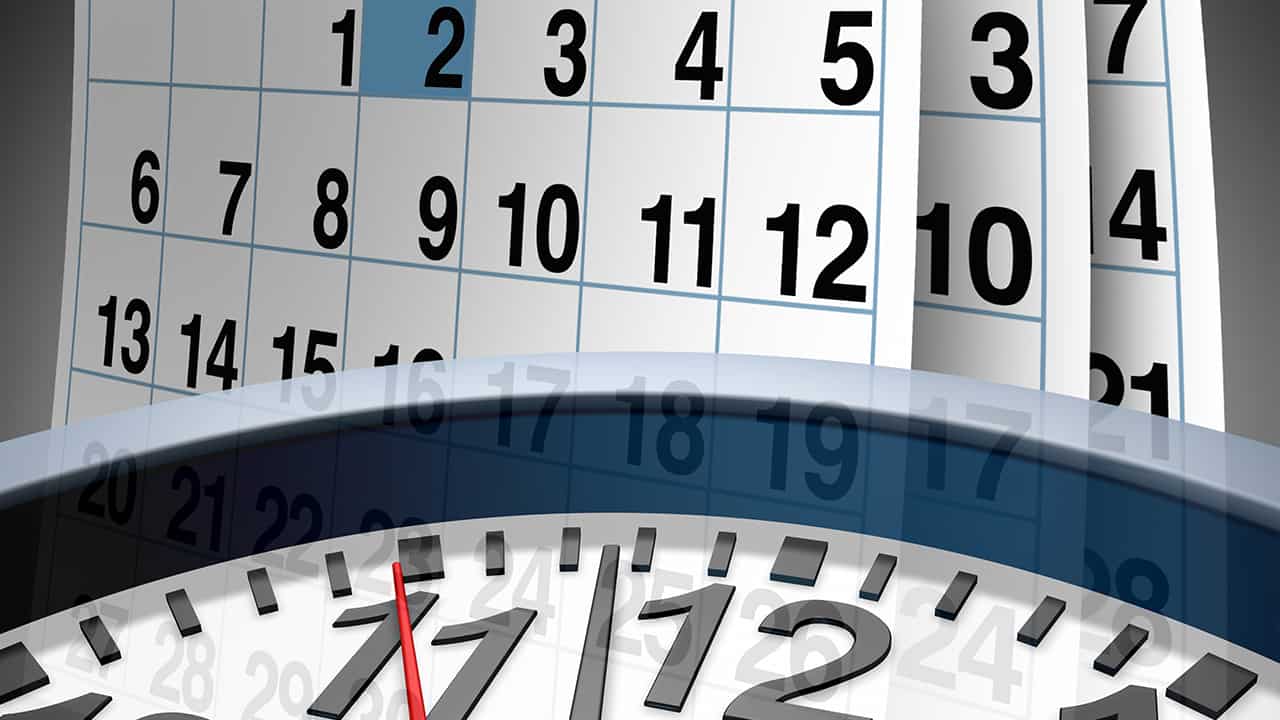 Überlagerte Kalender und Uhr symbolisieren Zeitmanagement und Planung für Minuten-Coaching