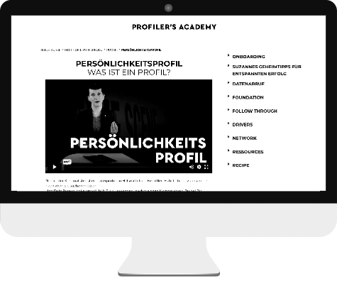 Mit Profil zum Erfolg Online Kurs Mockup auf Desktop mit Persönlichkeitsprofil Video