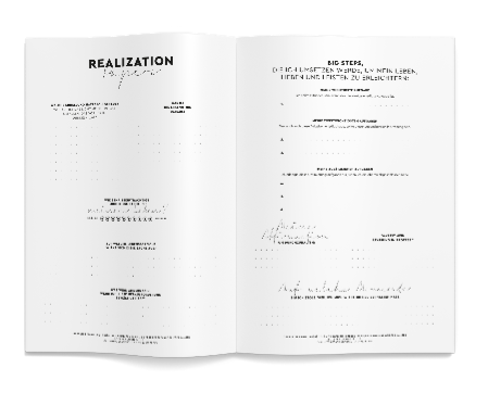 Profilbuch Mockup aufgeschlagen mit Realization und Umsetzungs-Seiten