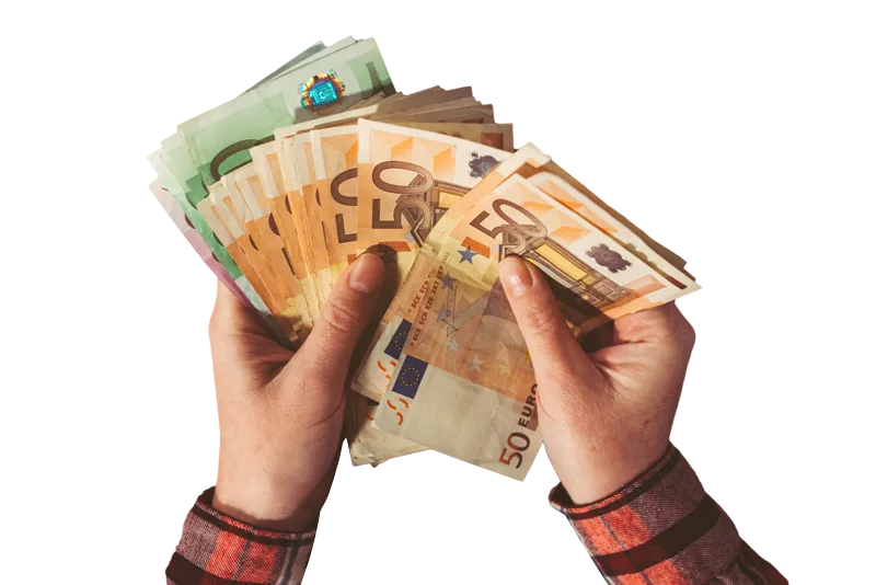 Money-Jäger Arbitrage – E-Book zum Nebeneinkommen von Sandra Popanda 4 Hände halten Geldscheine, Finanzgewinne visualisiert