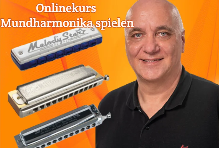 Mundharmonika spielen: Melodiespiel mit Noten und Zahlen 1 Mundharmonika-Onlinekurs mit Wilfried Bechtle und drei verschiedenen Mundharmonikas auf orangem Hintergrund