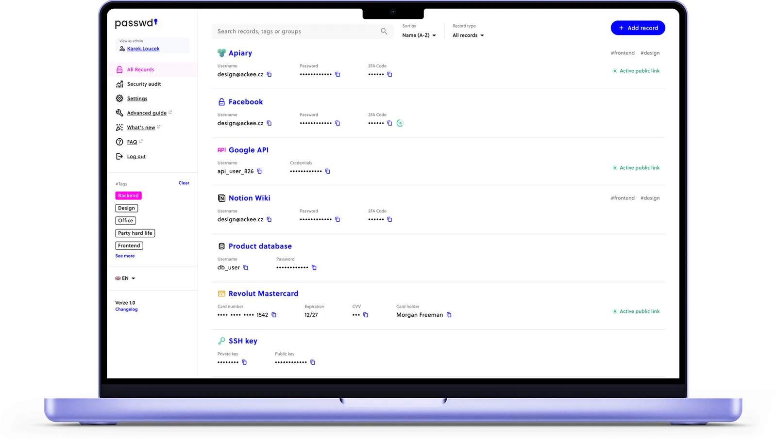 Passwd – Team Password Manager for Google G Suite von Passwd s.r.o. 3 Passwd Dashboard auf Laptop-Mockup mit Passwort-Manager-Oberfläche und Anmeldedaten-Karten